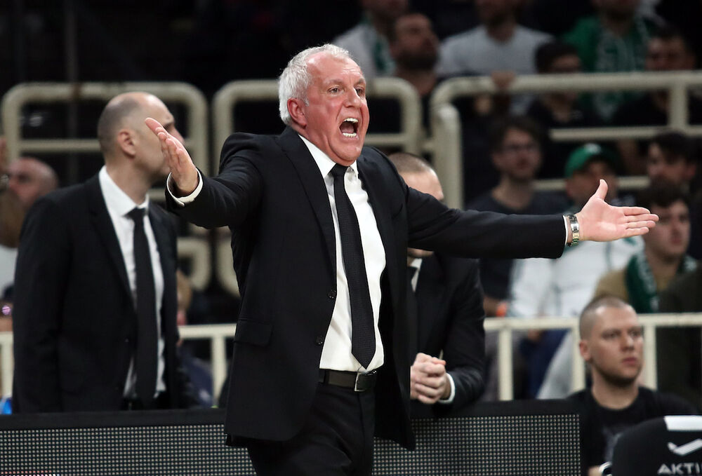 Željko Obradović na utakmici Panatinaikosa i Partizana