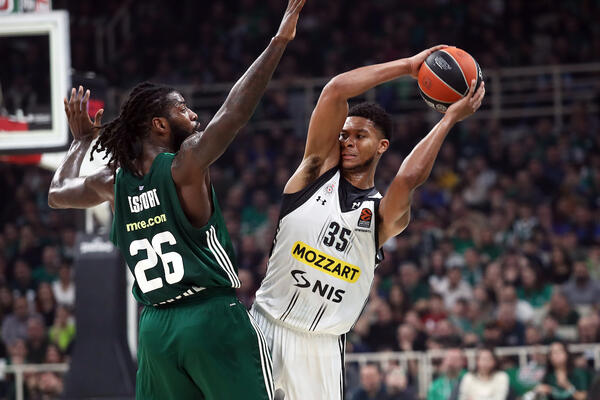 OTKRIVENO: Evo šta stoji iza skandaloznog transparenta navijača Panatinaikosa na meču protiv Partizana (FOTO)