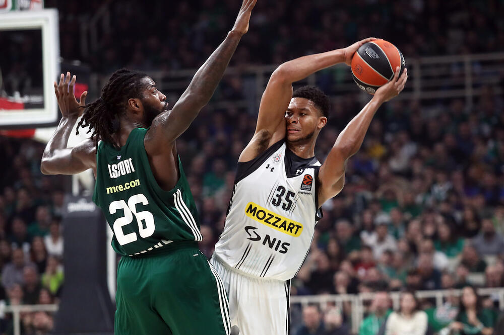 OTKRIVENO: Evo šta stoji iza skandaloznog transparenta navijača Panatinaikosa na meču protiv Partizana (FOTO)