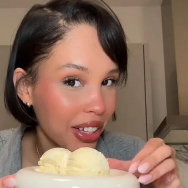 LJUDI ZGROŽENI KAD SU VIDELI KAKO TRUDNICA JEDE SLADOED: Ono što je STAVILA PREKO izgleda ODVRATNO (VIDEO)