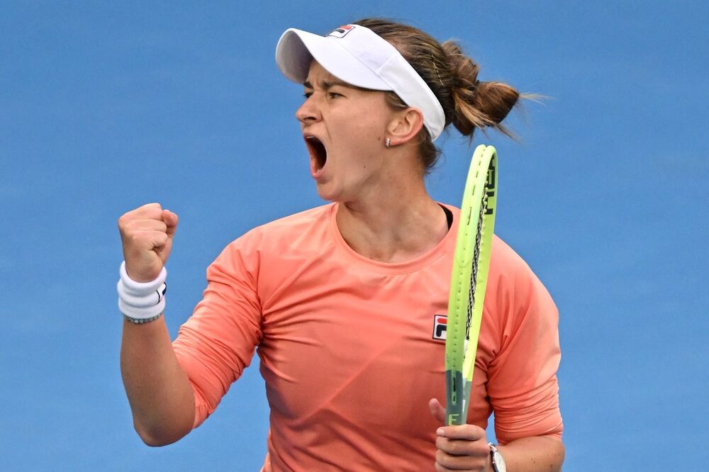 Barbora Krejčikova slavli prolaz u četvrtfinale Australijan opena posle pobede nad Mirom Andreevom