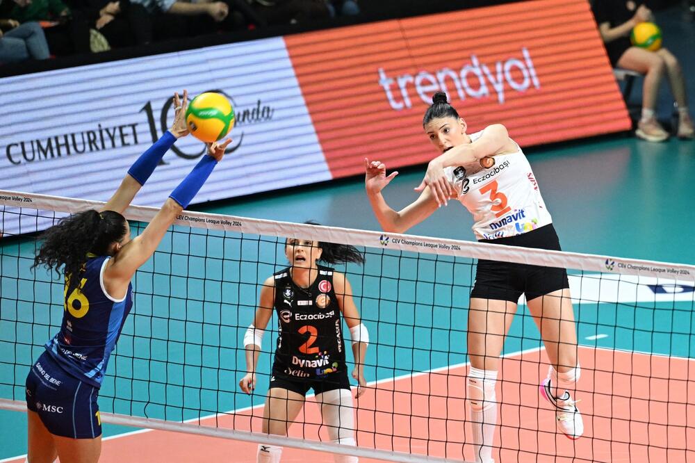 TIJANA BOŠKOVIĆ POSTALA NAJPLAĆENIJA ODBOJKAŠICA U ISTORIJI! Srpkinja ostaje deo Ezačibašija i 10. godinu (FOTO)