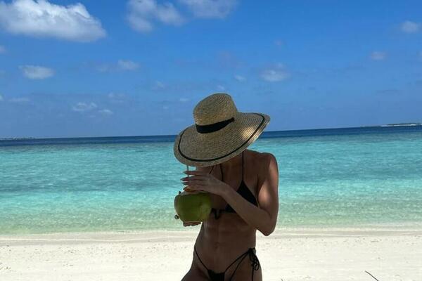 DA LI JE ONA NAJJAČA RIBA U NAŠOJ ZEMLJI? Srpkinja u MINIJATURNOM BIKINIJU zategnuta ko PRAĆKA, kako je DOBRA