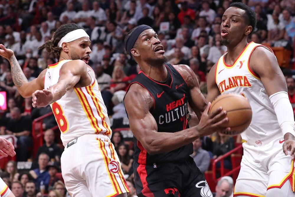 Džimi Batler na utakmici Majami Hita i Atlanta Hoksa