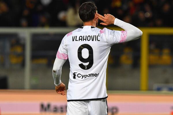 VLAHOVIĆ DAO DVA GOLA ZA 9 MINUTA, PA SLAVIO KAO NOVAK! Srbin nastavio da rešeta, pa lansirao Juve na čelo Serije A