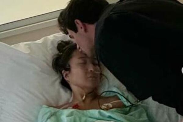 GLUMICA UMALO UMRLA NA OPERACIONOM STOLU ZBOG OVE BOLESTI: Simptom ličio na UPALU KRAJNIKA a KRV SE TROVALA U TELU