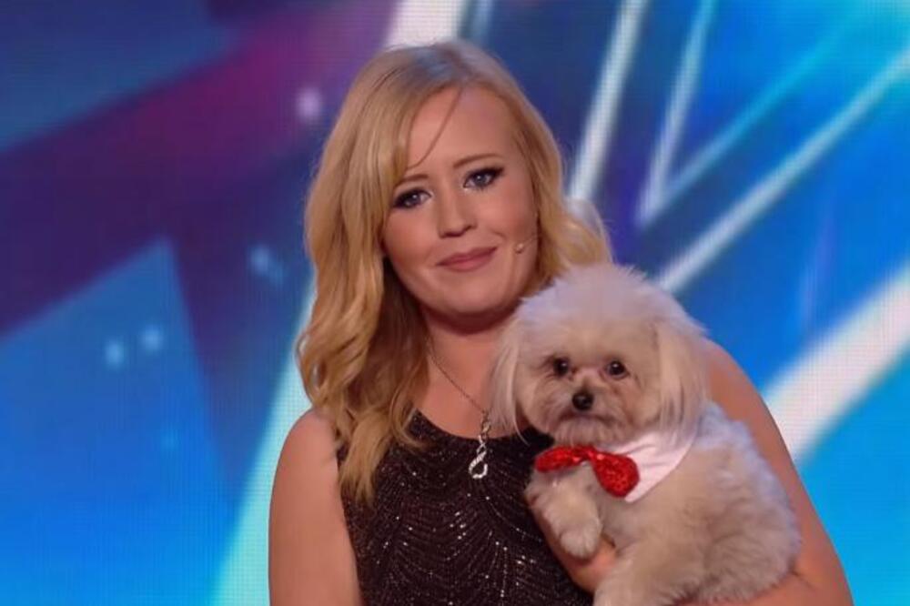 DOVELA JE PSA NA BINU I POČELA JE MUZIKA: Žiri nikad pre nije video ovako nešto, ostali su šokirani (VIDEO)