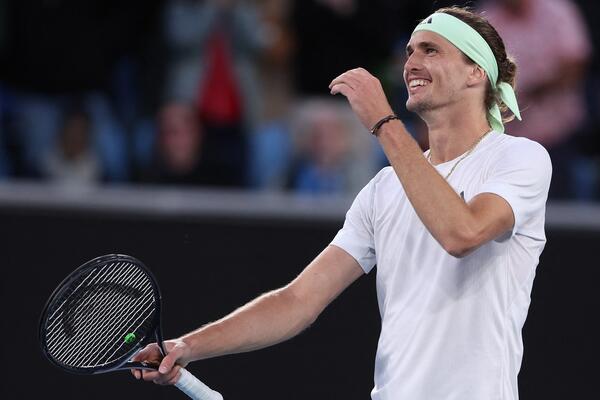 PRŠTALO NA SVE STRANE: Zverev posle više od četiri sata borbe do četvrtfinala!