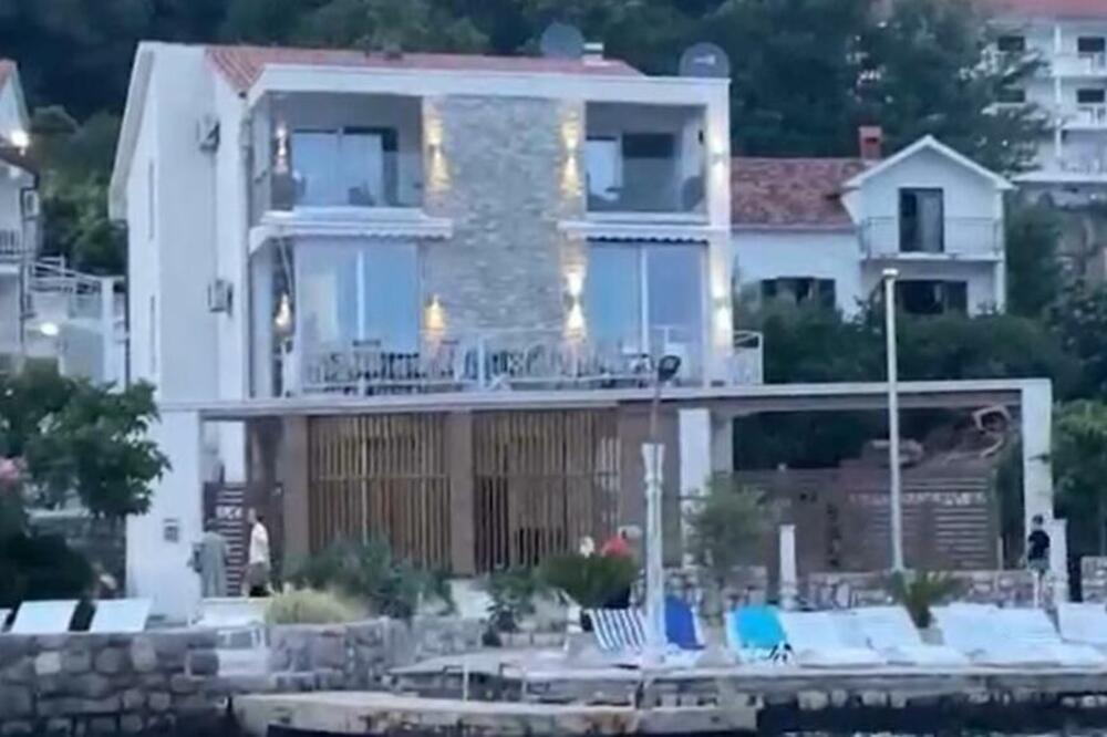 Ovo zdanje vredi đavo i po: Srbin grdne pare uložio u ovu kuću, puca pogled na more, a tek unutra da vidite šta ima