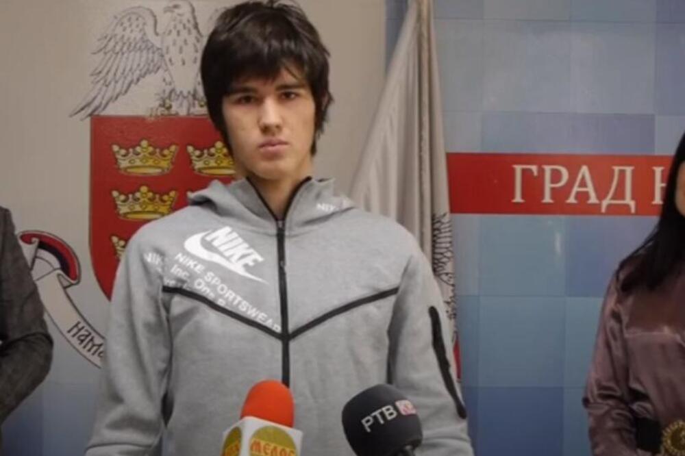 GIMNAZIJALAC IZ KRALJEVA NA LISTI 112 NAJBOLJIH ĐAKA U SRBIJI: Mladom GENIJALCU uručeni POKLONI (FOTO)