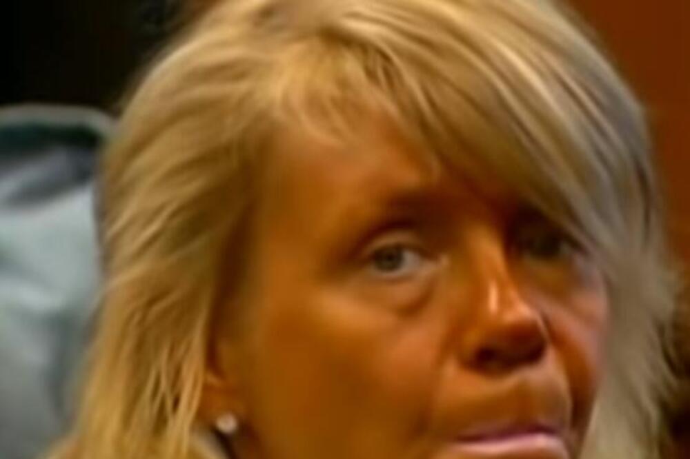 EVO KAKO DANAS IZGLEDA BIVŠA ZAVISNICA OD SOLARIJUMA: Vukla se po sudovima, sunčala i DETE, a sve zbog OVOGA (FOTO)