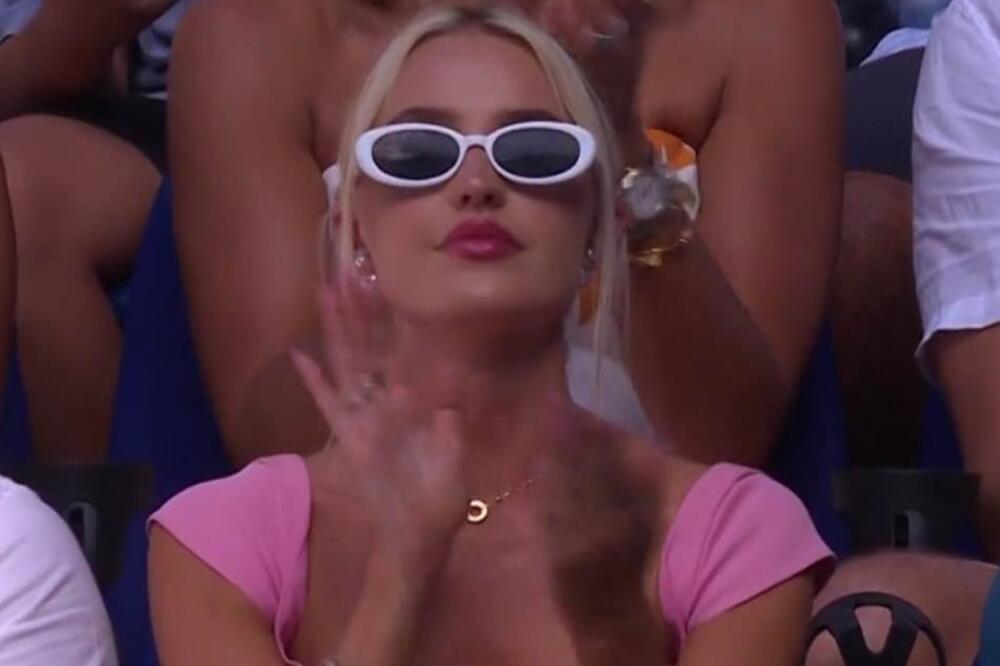 OVA ATRAKTIVNA PLAVUŠA DANAS GLEDA NOVAKA ĐOKOVIĆA! Svi je DOBRO ZNATE, ona je JEDNA OD RETKIH koja... (FOTO)
