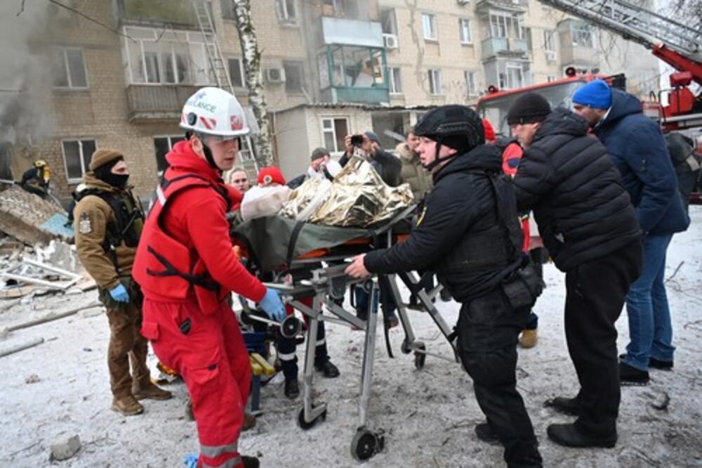 TUGA, STRAVIČAN NAPAD RUSA NA KIJEV! Ima mrtvih, među njima i 2 dece, uništene zgrade, vrtići...