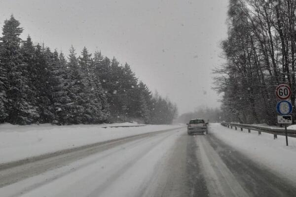 I CRNOGORCI IMAJU SVOJ SIBIR, U OVOM MESTU JE IZMEREN DEBELI MINUS: Krv se ledi u žilama na OVOJ TEMPERATURI