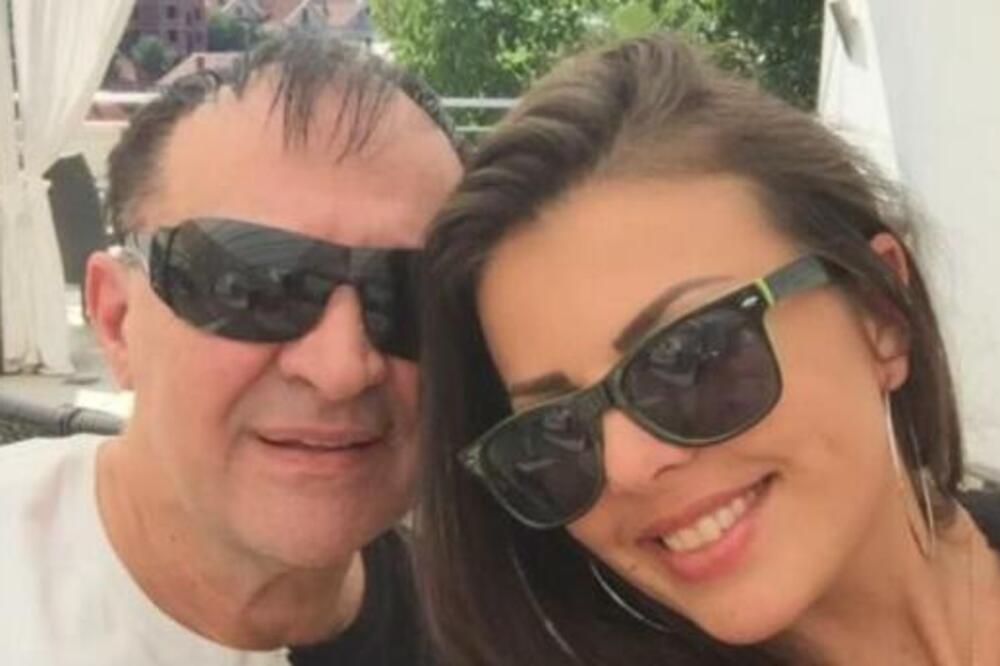 SVI SU BRUJALI O AFERI MITRA MIRIĆA SA 30 GODINA MLAĐOM: Žena ga IZBACILA ZBOG NJE iz kuće, evo kako sada IZGLEDA