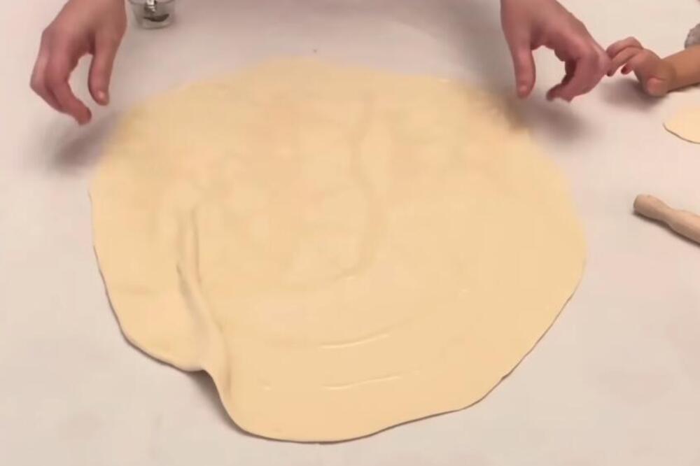 KAKO DA NAPRAVITE TESTO ZA PICU KOJE NE MORA DA SE DIŽE? Ovo je TRIK za kojim su SRPKINJE POLUDELE - brže ne može