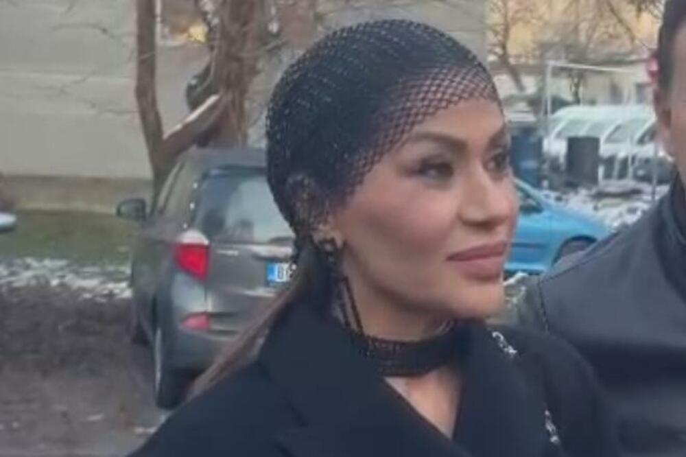 MINA KOSTIĆ PRVI PUT U JAVNOSTI NAKON ŠTO JE BIVŠEG PRIJAVILA ZA NASILJE: Evo šta kaže o SLUČAJU