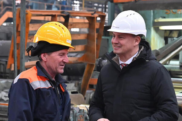 MINISTAR CVETKOVIĆ POSETIO VALJAONICU BAKRA SEVOJNO, VODEĆU PO PROIZVODNJI U EVROPI (FOTO)