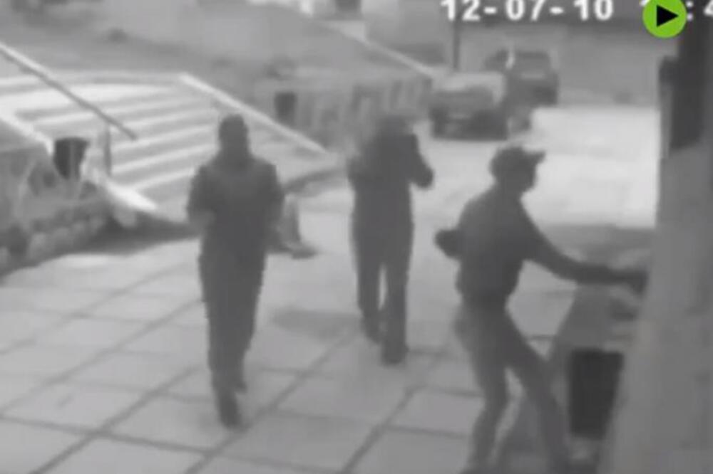 DA LI SU OVO NAJGLUPLJI LOPOVI U ISTORIJI: Krenuli su da ukradu pare, a onda im se desilo nešto o čemu svi BRUJE
