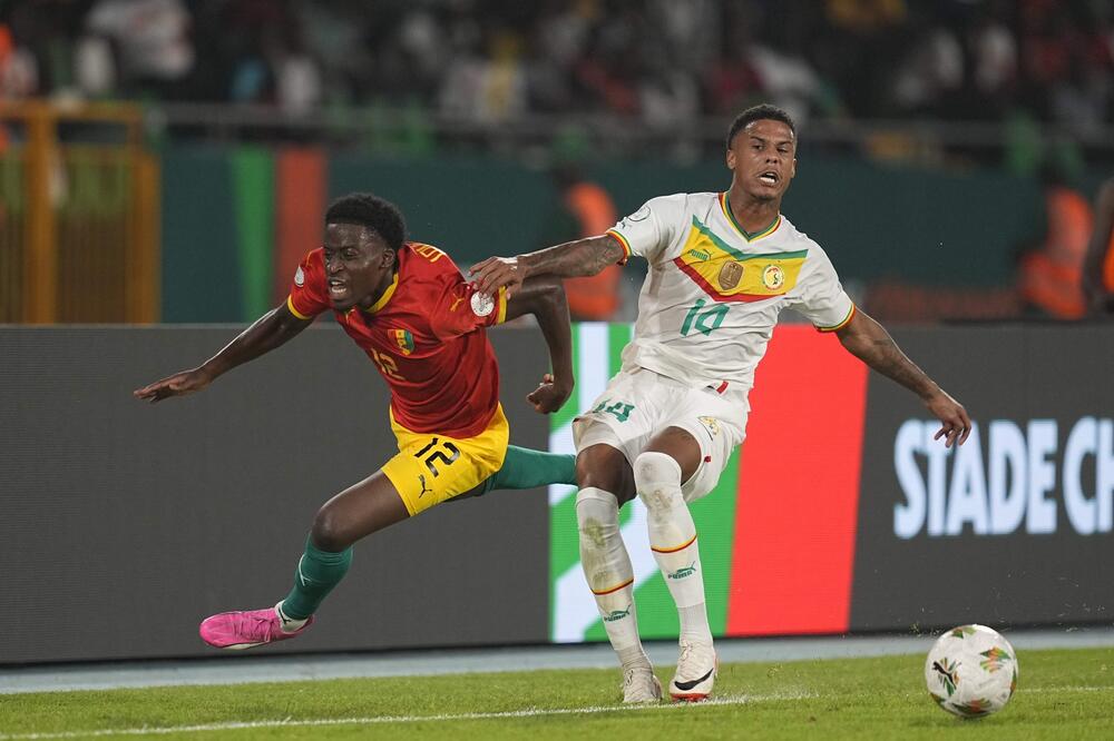 SENEGAL PERFEKTAN NA PUTU KA ODBRANI TITULE! Ludnica u meču Kameruna i Gambije