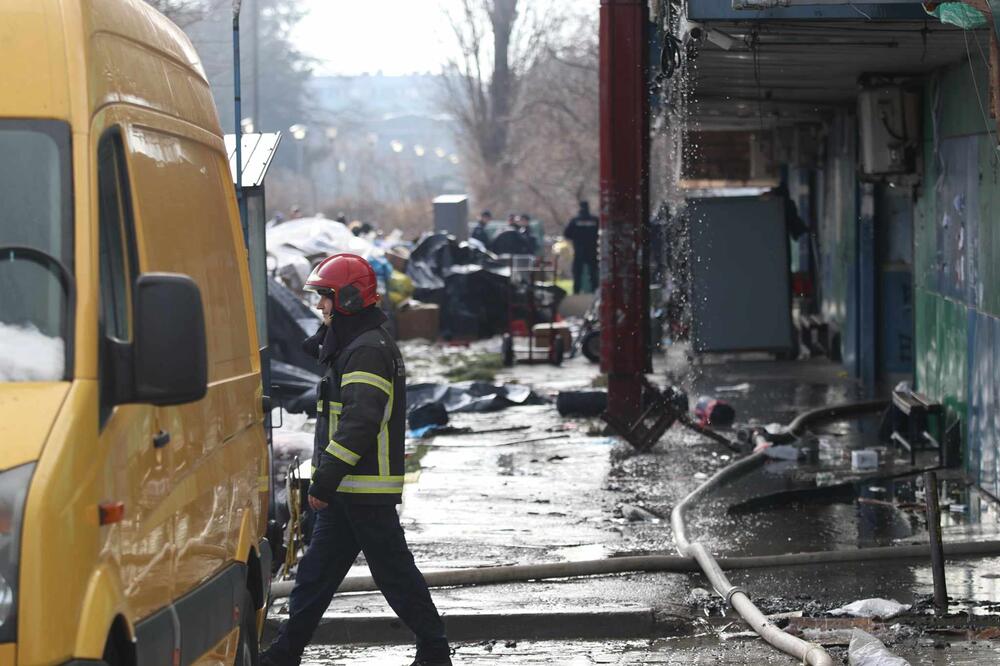OGLASIO SE MUP POVODOM BUKTINJE U BLOKU 70: Požar je lokalizovan