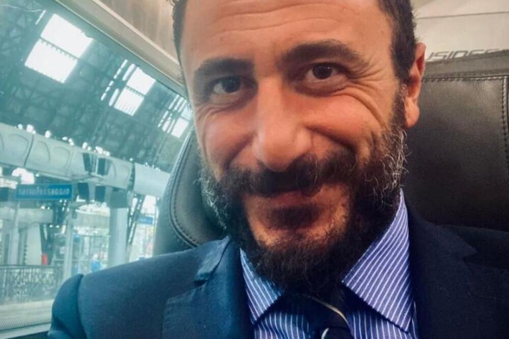 OVO JE POSLANIK KOJI JE UPUCAO MLADIĆA U NOVOGODIŠNJOJ NOĆI: Zabava se pretvorila u PAKAO, izvadio PIŠTOLJ, pa...