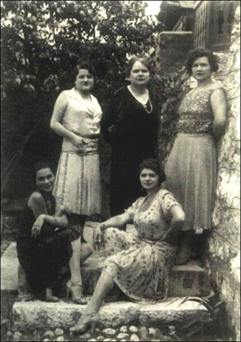 Rifka i Blanki (dole), Nina, Laura i Klara (gore)