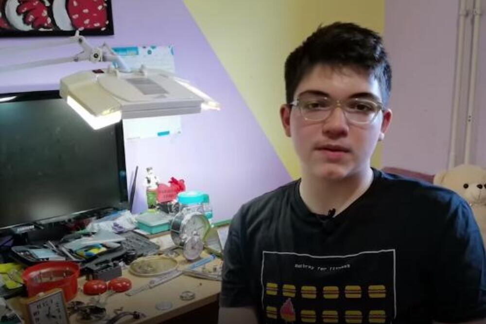 VUK IVKOVIĆ (15) JE NAJMLAĐI ČASOVNIČAR U NIŠU: Predsednik Vučić ga uvrstio u "NAJBOLJE IZ SRBIJE"! (FOTO)