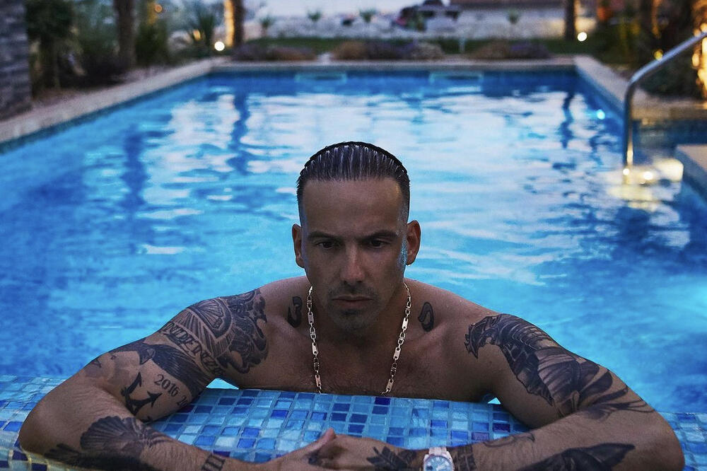 ODAO POČAST ŠABANU, ŽIVI KAO KRALJ: Ko je zapravo RAF KAMORA o kom bruje SVI SRBI? Zapaliće vas njegov ŽIVOT