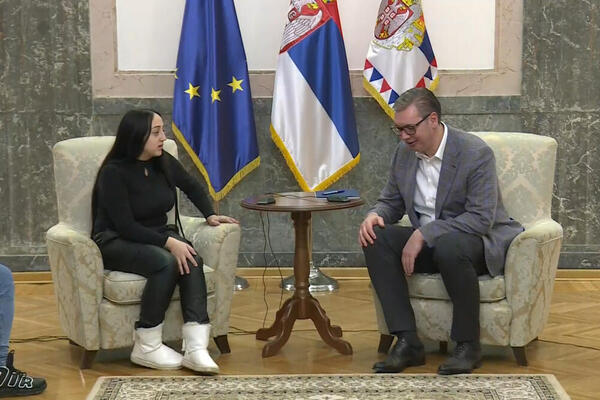 "VIDEO SAM DA SU SVE BABICE BILE FER I POTVRDILE VAŠE REČI": Predsednik Vučić primio Maricu iz Sremske Mitrovice