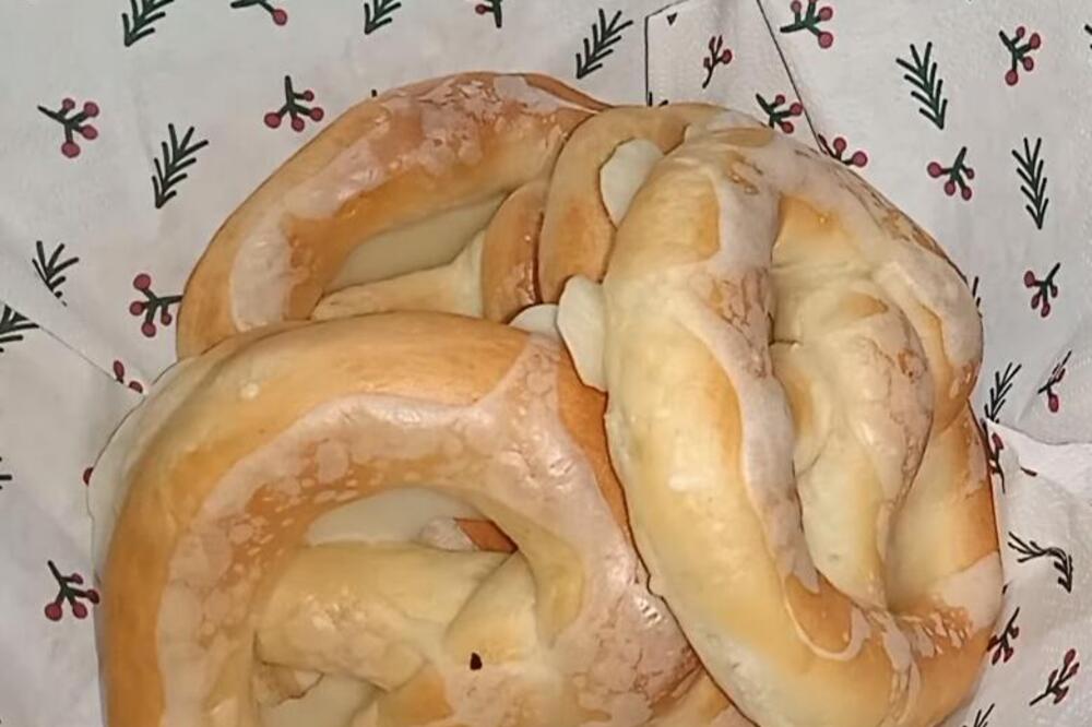 TRADICIONALNE SVETOSAVSKE JUFKICE SVAKA DOMAĆICA MESI ZA 27. JANUAR: Starinski recept koji se DECENIJAMA prenosi