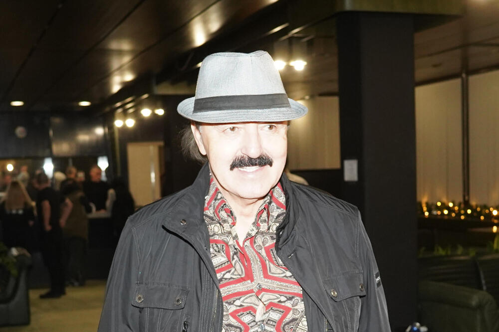 DA LI HARIS DŽINOVIĆ PLANIRA PONOVO DA SE OŽENI? Pevač otkrio da li dobija PONUDE OD LEPIH DAMA