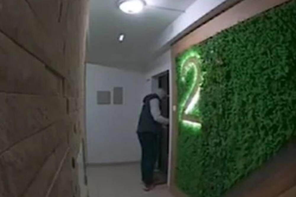 UPAO U STAN GDE JE SPAVALA MAJKA SA BEBOM "Fantom sa Detelinare" uspeo da provali u jedan dom! (VIDEO)