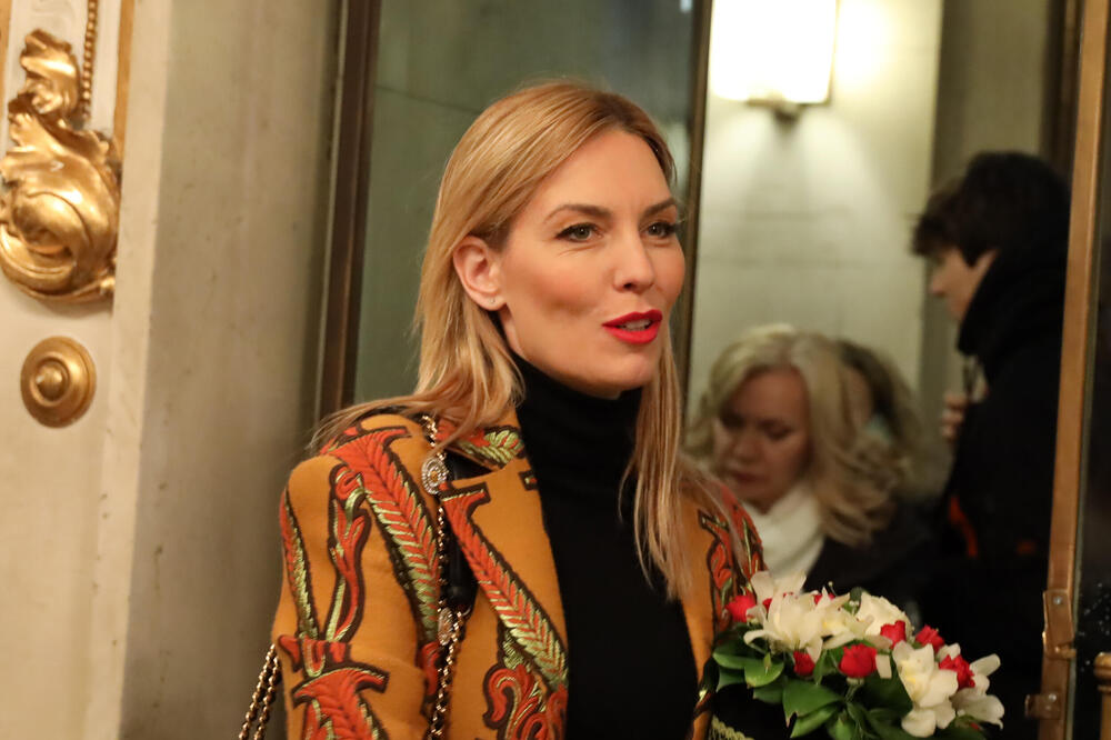 NAŠA GLUMICA IMALA JE TEŠKE I TRAUMATIČNE POROĐAJE: Nakon prve trudnoće PONOVO JE UČILA DA HODA