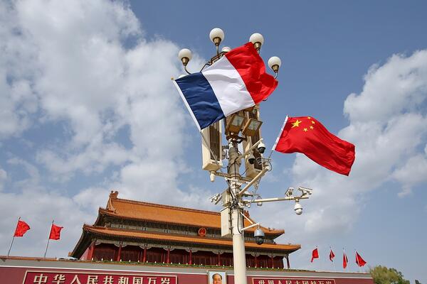 Si i Makron održali video-govore povodom 60 godina diplomatskih odnosa Kine i Francuske