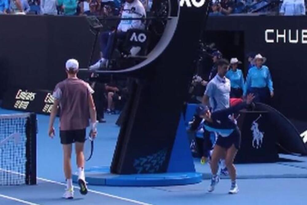 ĐOKOVIĆ OSIM ŠTO JE POBESNEO NA IVANIŠEVIĆA, NAPRAVIO JOŠ 1 SCENU! Žestoko je "RASPALIO" - BESAN KAO RIS (VIDEO)