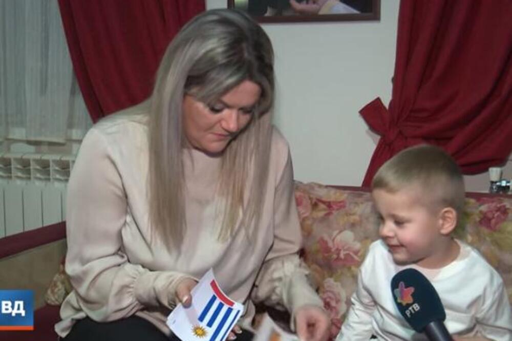 ILIJA IMA SAMO 3 GODINE, A MOŽE DA PREPOZNA SVE ZASTAVE DRŽAVA: Nesvakidašnji TALENAT mališana iz Odžaka!