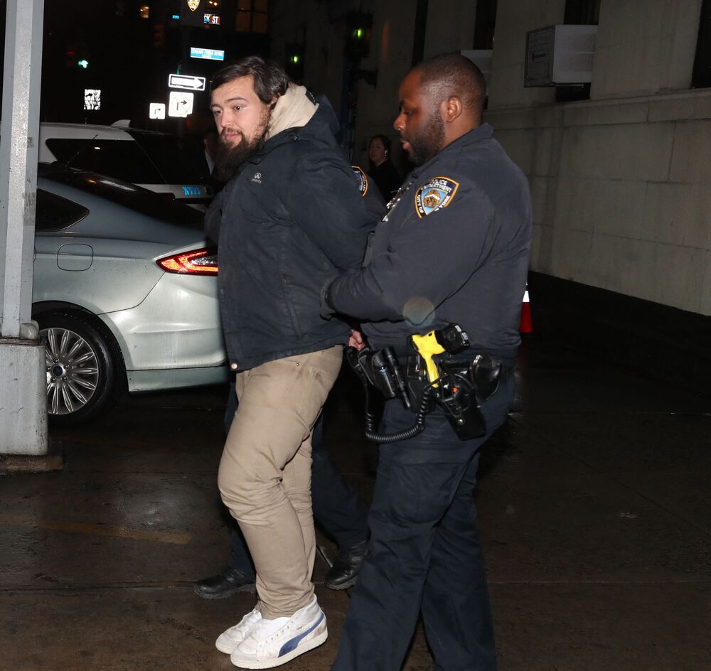 Njen dom u naselju Tribeka na Menhetnu postao je uobičajeno mesto okupljanja njenih obožavalaca