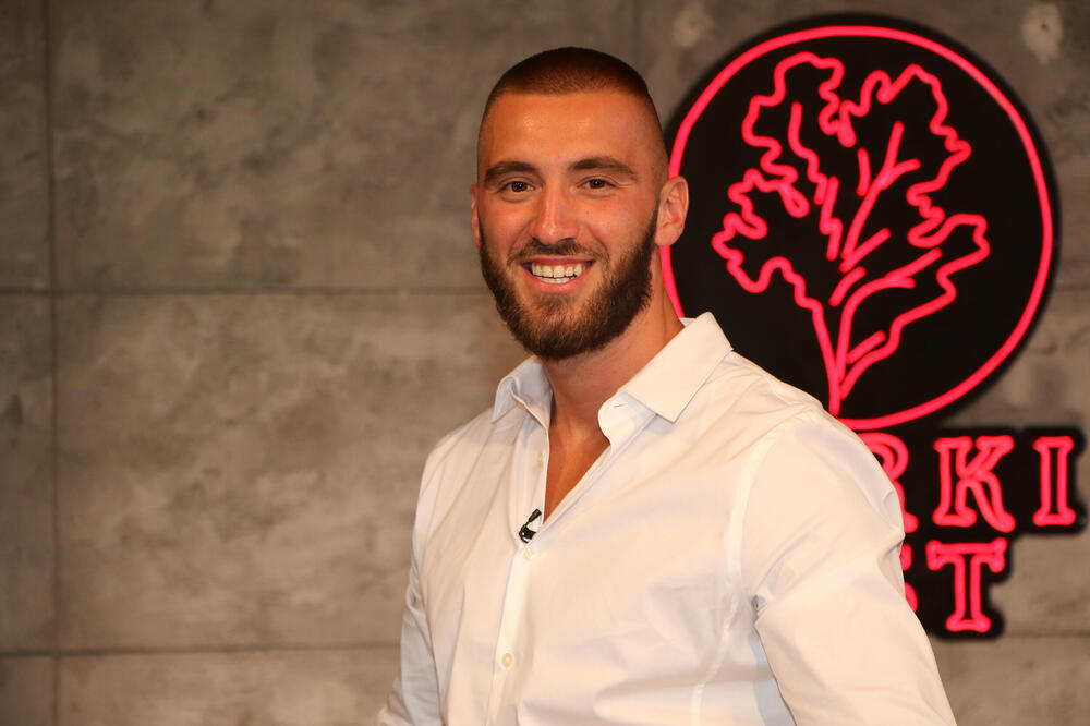 MENSUR AJDARPAŠIĆ USKORO NAPUŠTA ELITU? Isplivao i TAČAN DATUM, svi se pitaju ŠTA SE DEŠAVA, ovo su DETALJI