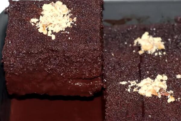 SRPSKE DOMAĆICE SU POLUDELE ZA TURSKIM MOKRIM KOLAČEM: Posle ovoga ćete zaboraviti na baklavu, nema boljeg slatkiša