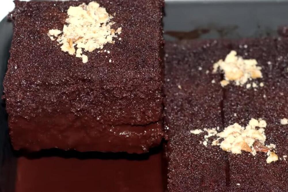 SRPSKE DOMAĆICE SU POLUDELE ZA TURSKIM MOKRIM KOLAČEM: Posle ovoga ćete zaboraviti na baklavu, nema boljeg slatkiša