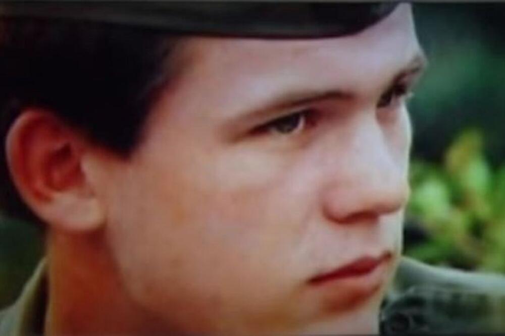 DETALJ NA ČITULJI SRĐANA ALEKSIĆA RAZARA DUŠU, UMRO BRANEĆI DRUGA MUSLIMANA: Bio pionirska nada JUGOSLAVIJE, a...