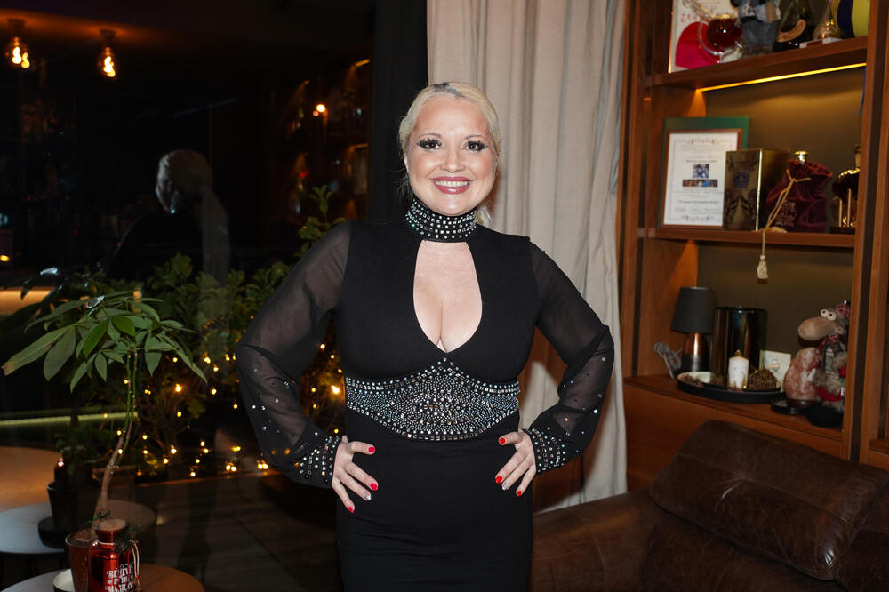 Žene su poludele za sinom Maje Nikolić: Nećete verovati kako izgleda, gledajte samo ovu sliku