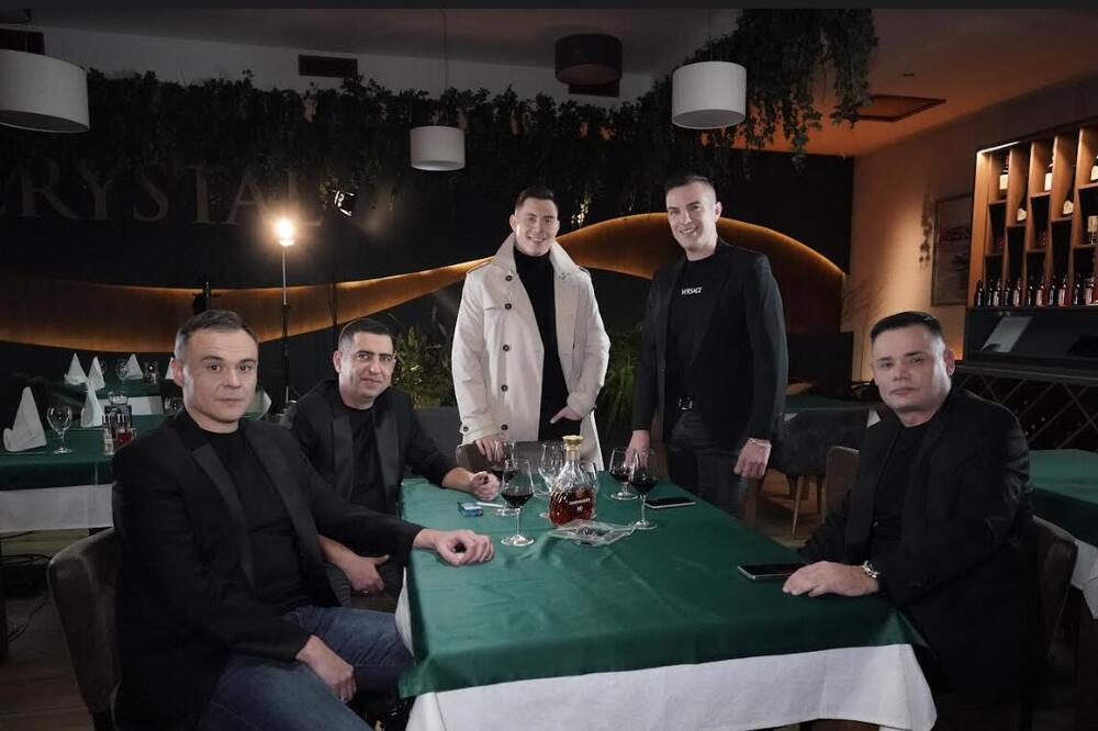 NARODNJAK KOJI SE SVE VIŠE SLUŠA! Ovi momci su već prešišali milion pregleda!