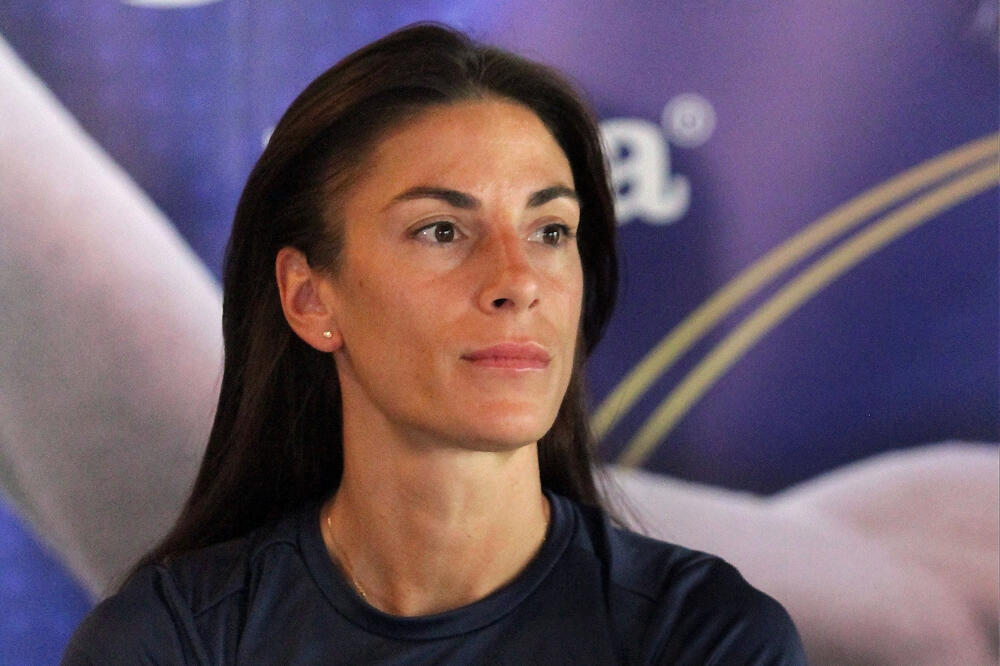 EVO OD KOGA JE IVANA ŠPANOVIĆ NASLEDILA LEPOTU: Podelila FOTKU sa MAJKOM i ODUŠEVILA celu zemlju