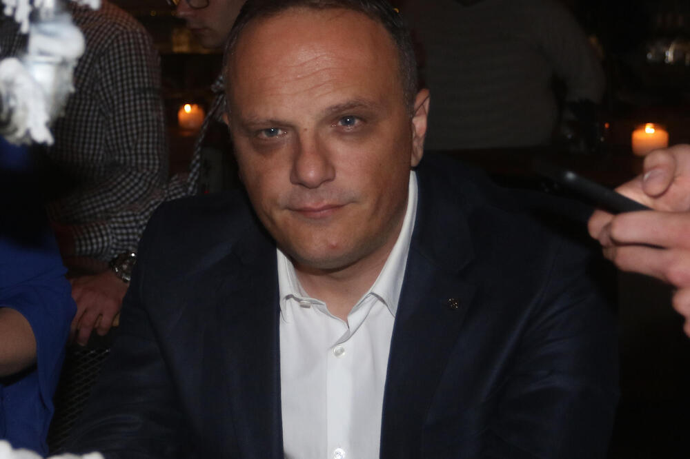 "NE ODLAZI ONAJ ČIJU SLIKU ČUVAMO U SEĆANJU" Slaviša Čurović se EMOTIVNIM REČIMA oprostio od PREMINULE KOLEGINICE