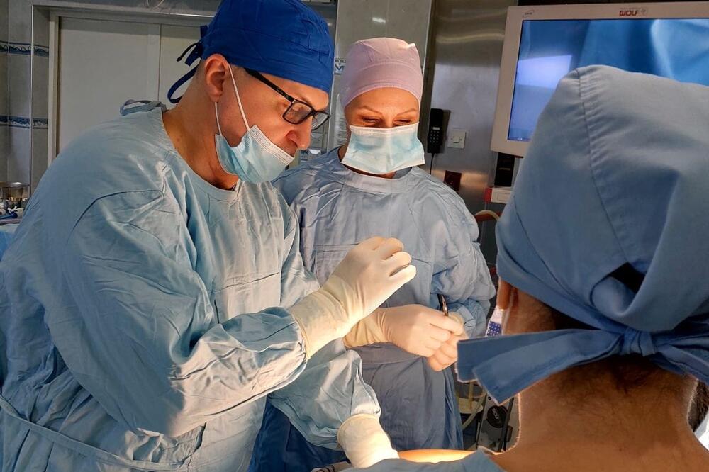 PACIJENT LEGNE NA STO, USLEDI "CURENJE IZ CREVA", A ONDA JE FATALNO: Dr Miroslav o OPERACIJI ŽELUCA