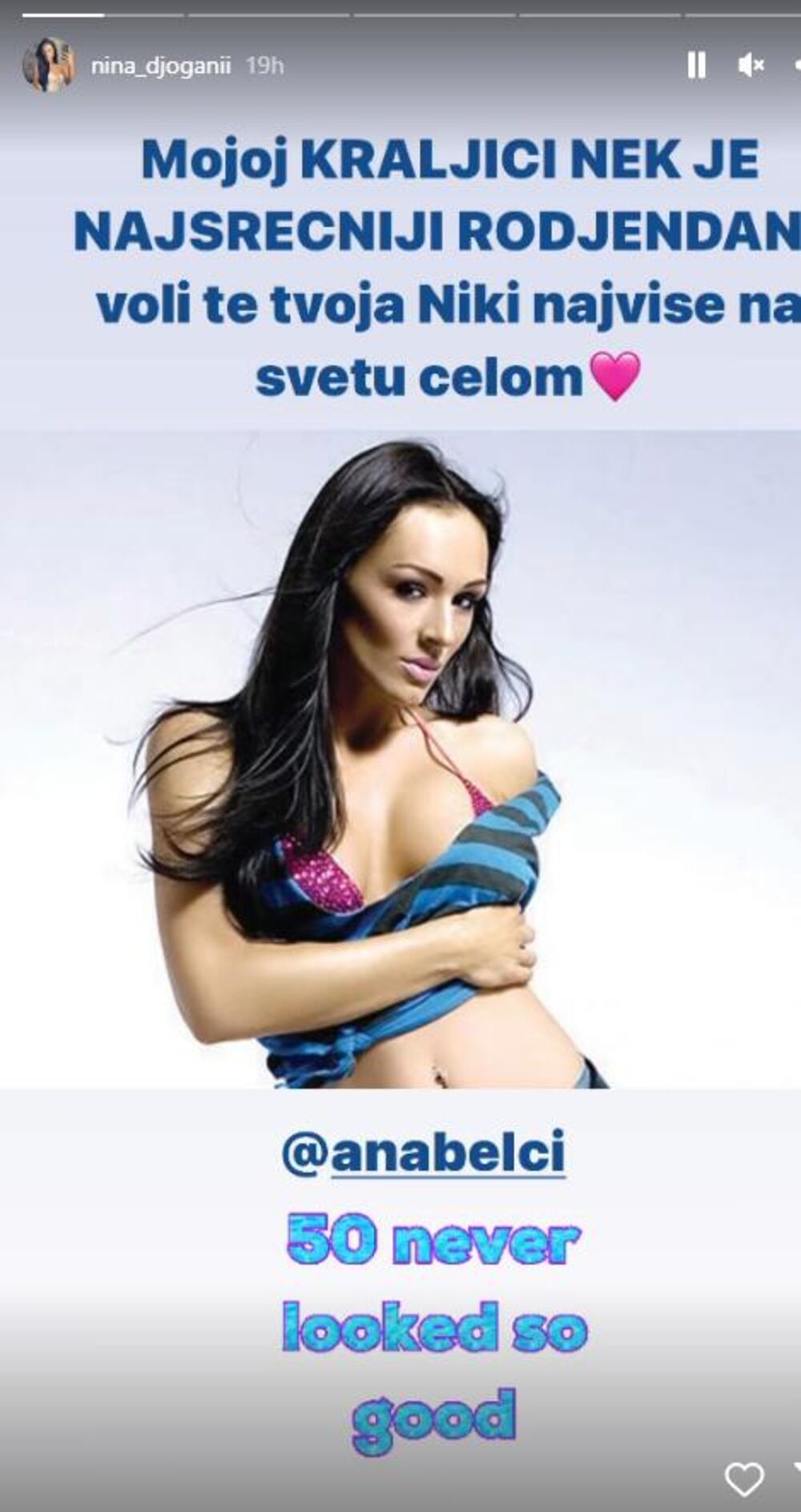  Đoganijeva je čestitala Anabeli jubilarni pedeseti rođendan, iako pevačica puni 49 godina