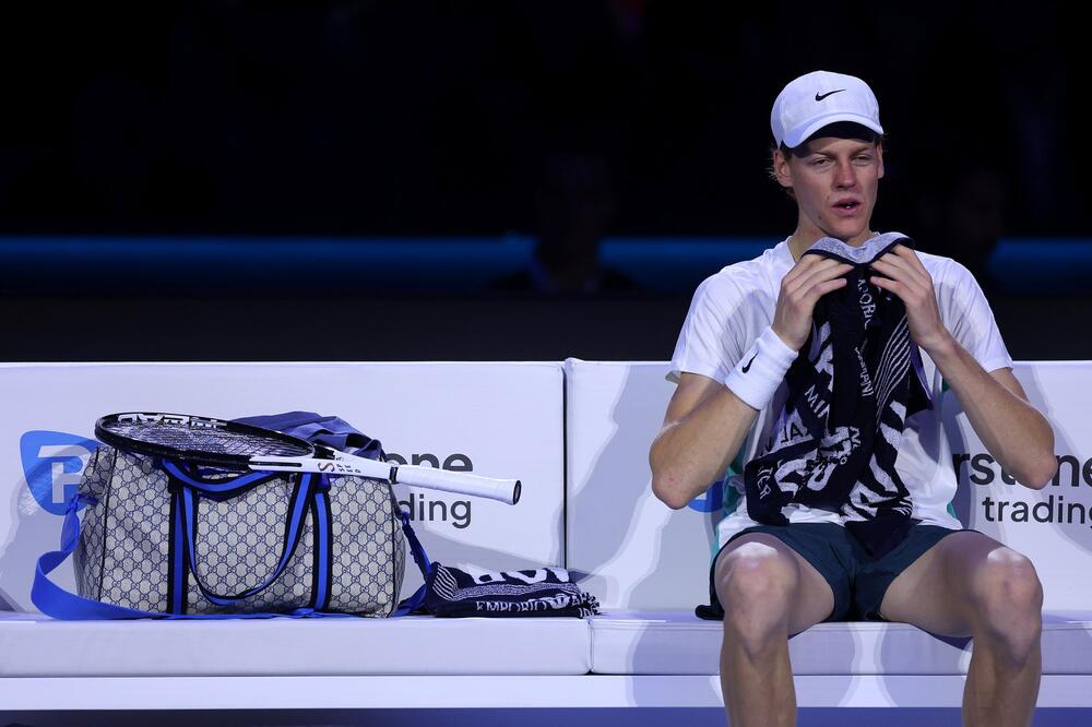 SINER NIJE SKROMAN DEČKO I NE ŠALJE PARE KEVI: Guči, Ferari i lepotica od MILION DOLARA - već zgrnuo OGROMNU LOVU