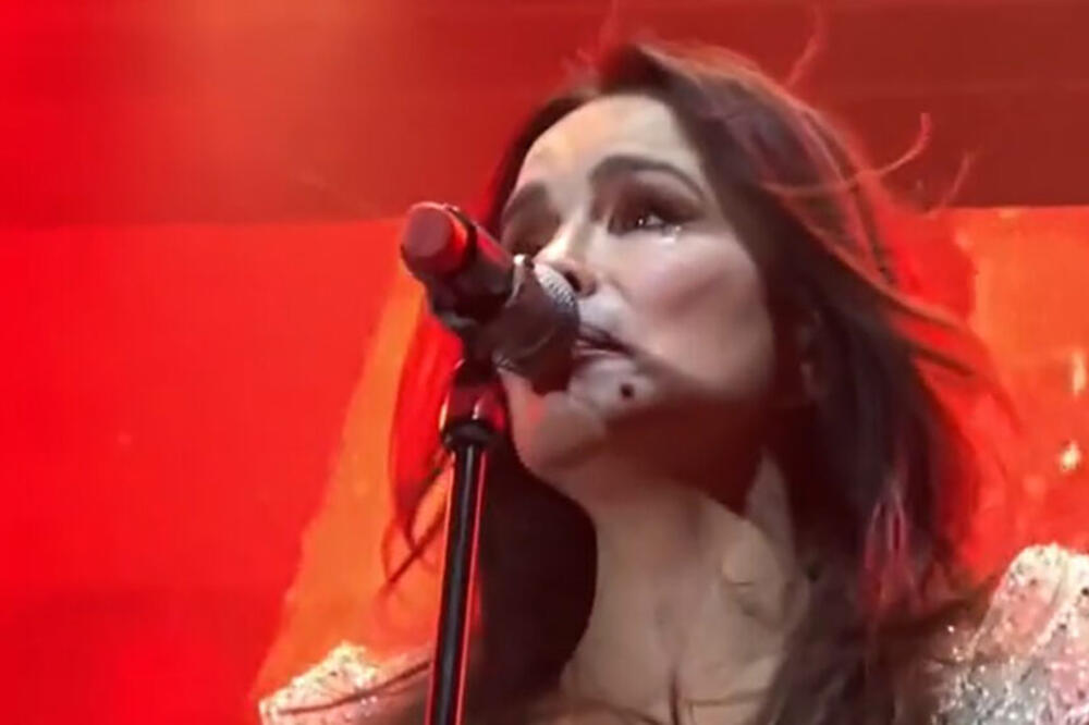 SEVERINA SE SLOMILA NA SCENI KAD JE OTPEVALA PESMU POSVEĆENU SINU: Nije mogla da NASTAVI DA PEVA